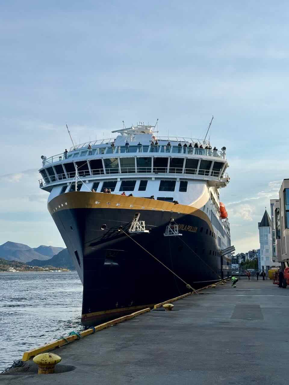 Havila Pollux ved kai